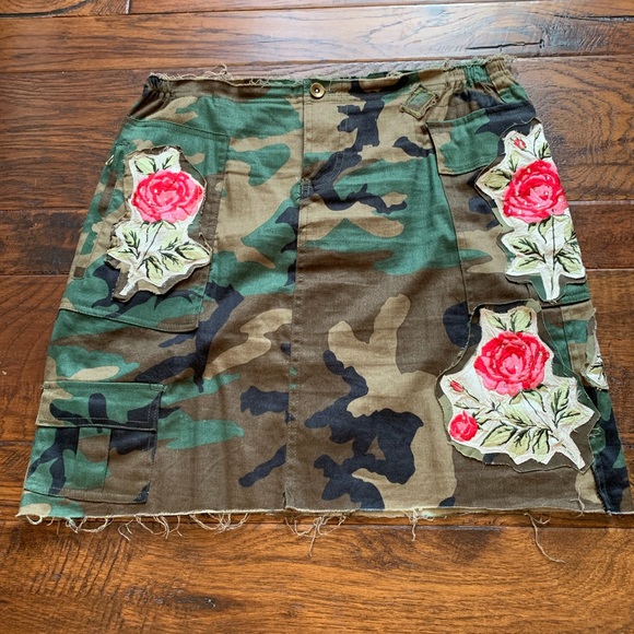 Dresses & Skirts - Camo Skirt with Roses
